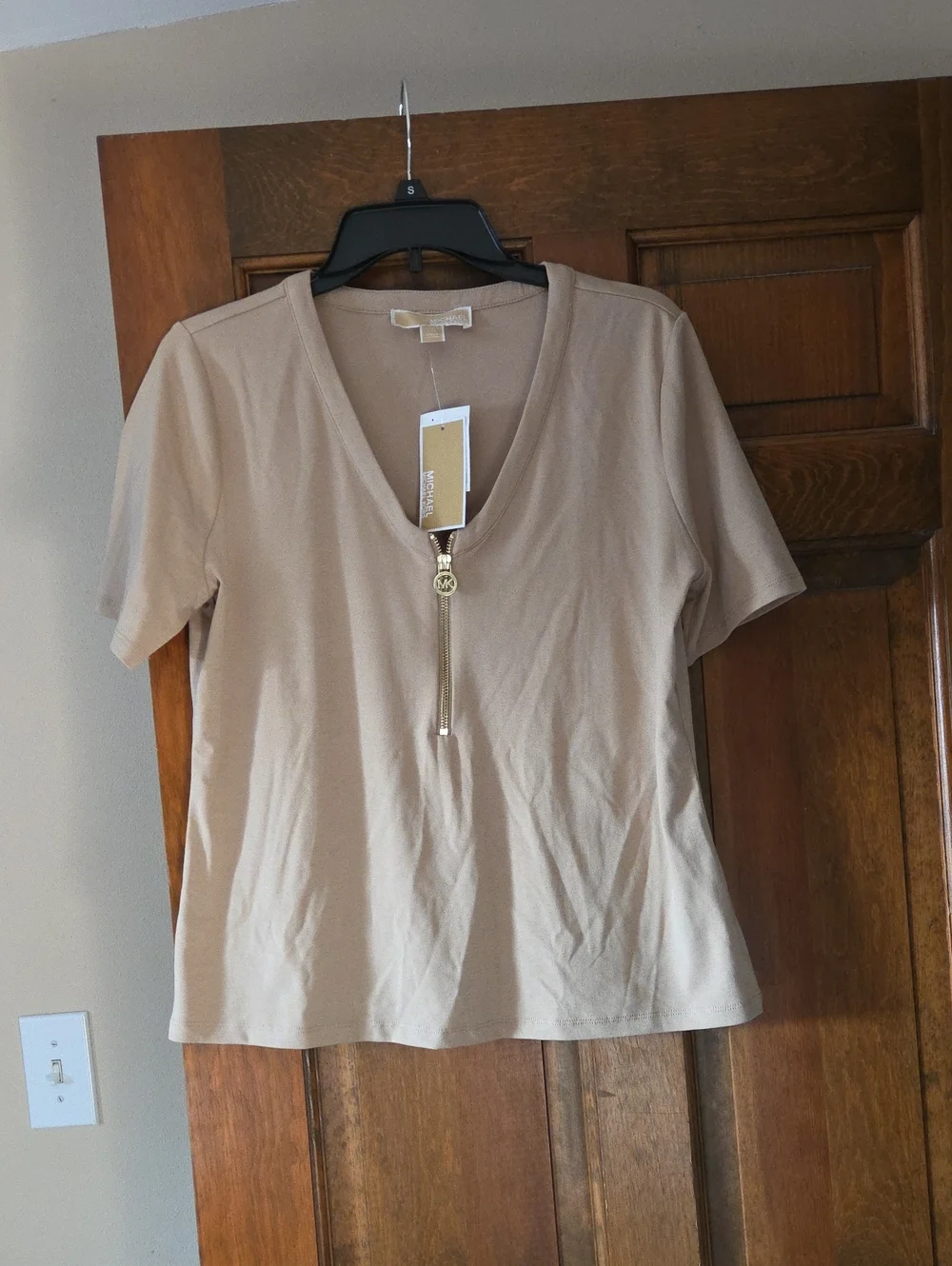 Michael Kors Women's Short Sleeve Zip V-Neck Top in Taupe